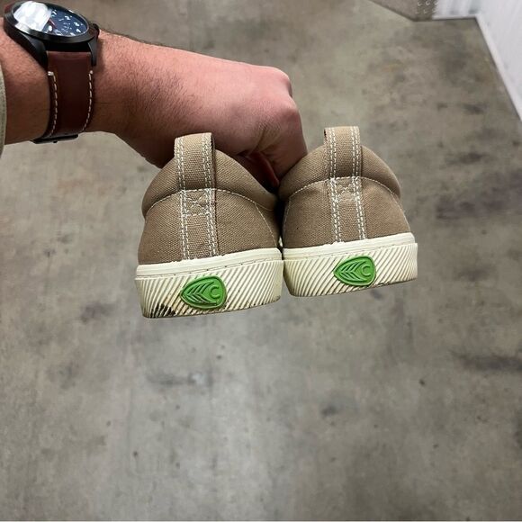 Cariuma Canvas Skate Shoes (14) - Picture 3 of 6